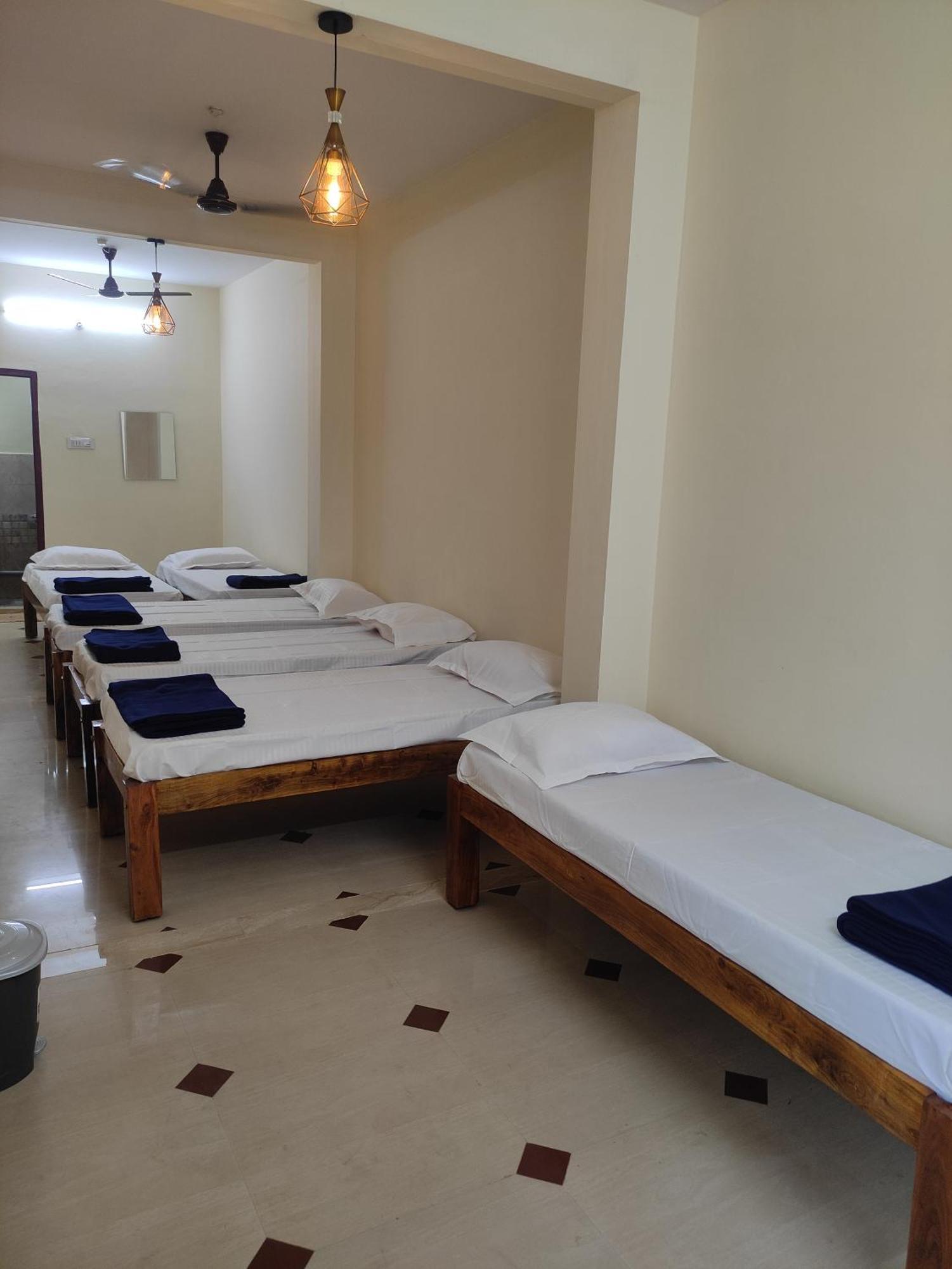 Nest Inn Service Rooms Chikmagalūr エクステリア 写真