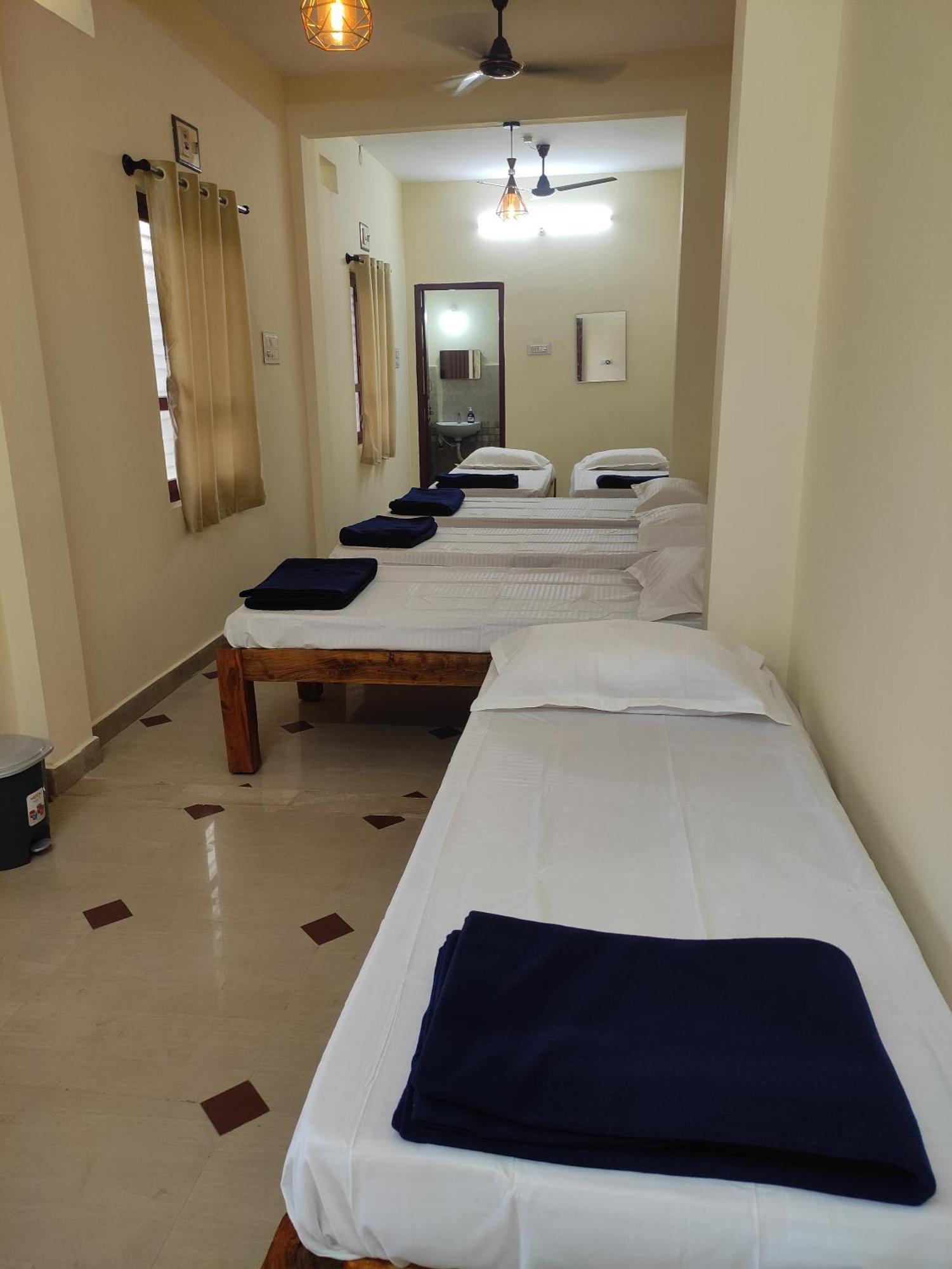 Nest Inn Service Rooms Chikmagalūr エクステリア 写真